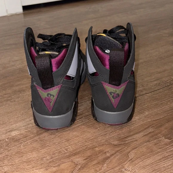 Jordan Kids Black and Gray Sneakers - Picture 4 of 6